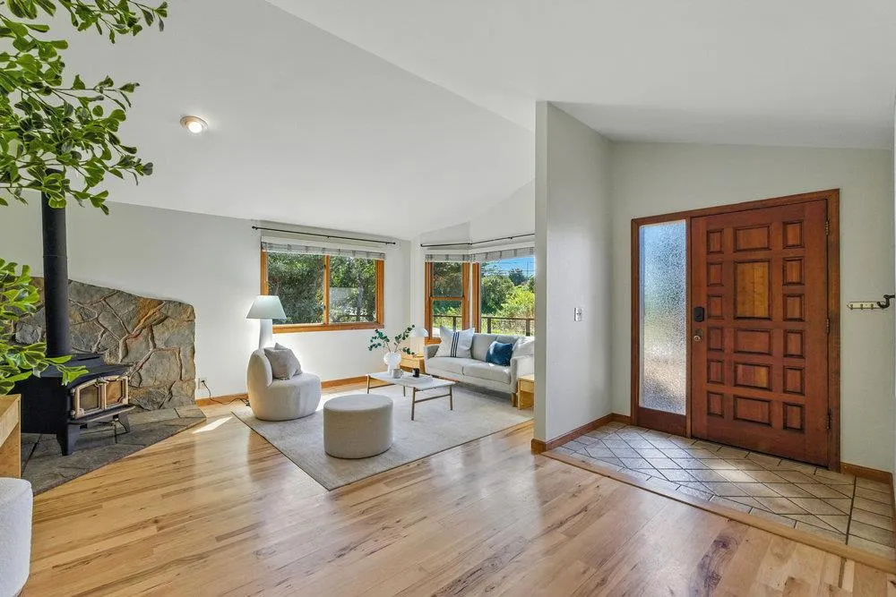 Moss Beach, California 94038, United States, 3 Bedrooms Bedrooms, ,2 BathroomsBathrooms,Residential,Active,195194