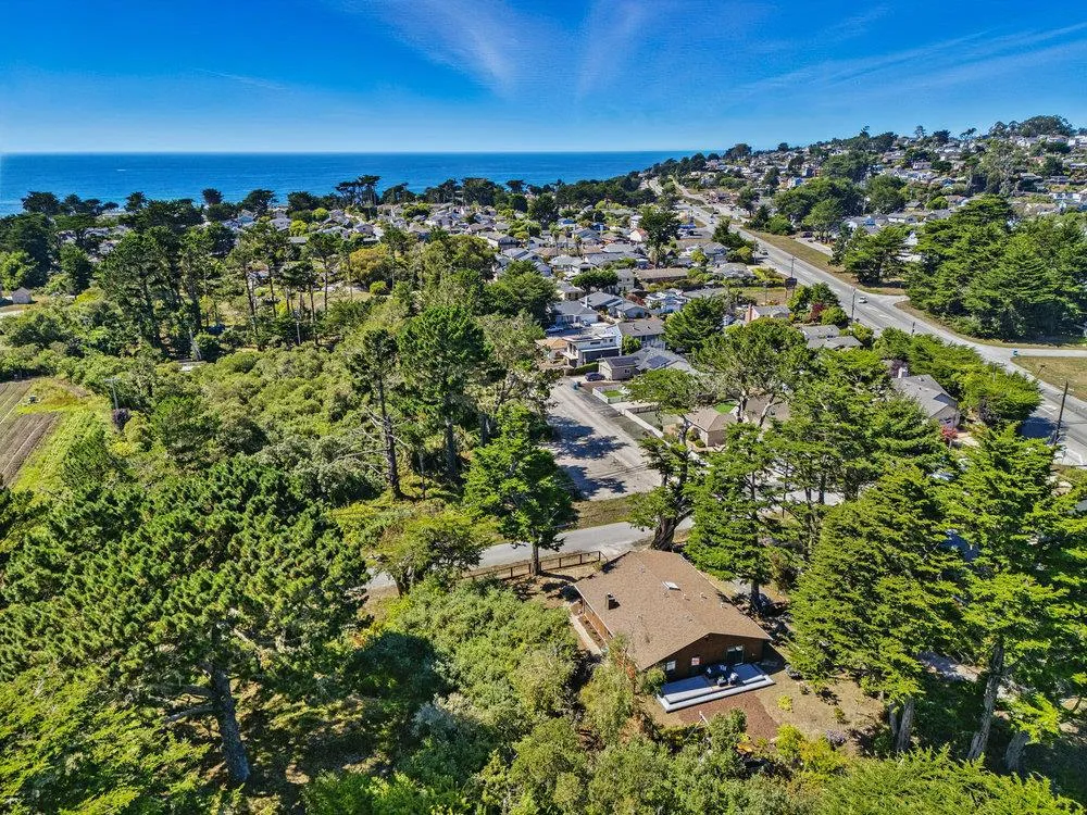 Moss Beach, California 94038, United States, 3 Bedrooms Bedrooms, ,2 BathroomsBathrooms,Residential,Active,195194