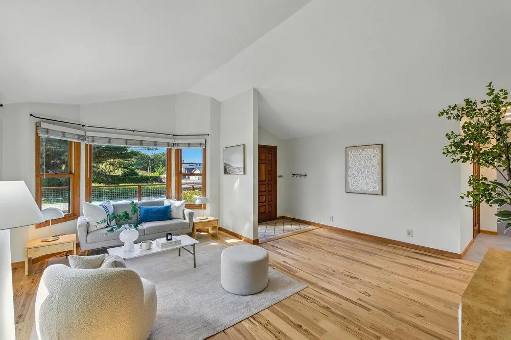 Moss Beach, California 94038, United States, 3 Bedrooms Bedrooms, ,2 BathroomsBathrooms,Residential,Active,195194