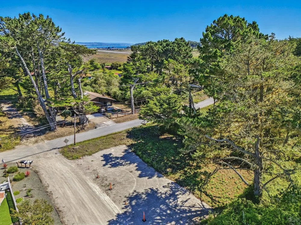 Moss Beach, California 94038, United States, 3 Bedrooms Bedrooms, ,2 BathroomsBathrooms,Residential,Active,195194