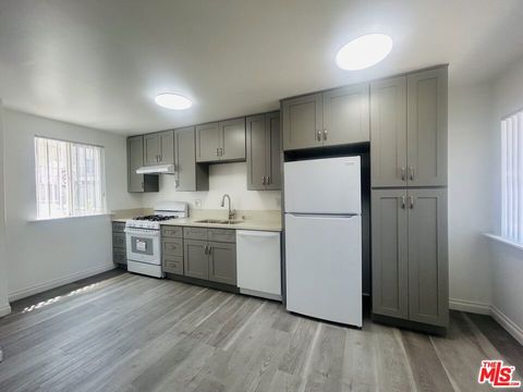 Photo of 740 N Hill Place #1, Los Angeles, CA 90012 (MLS # 26766981)
