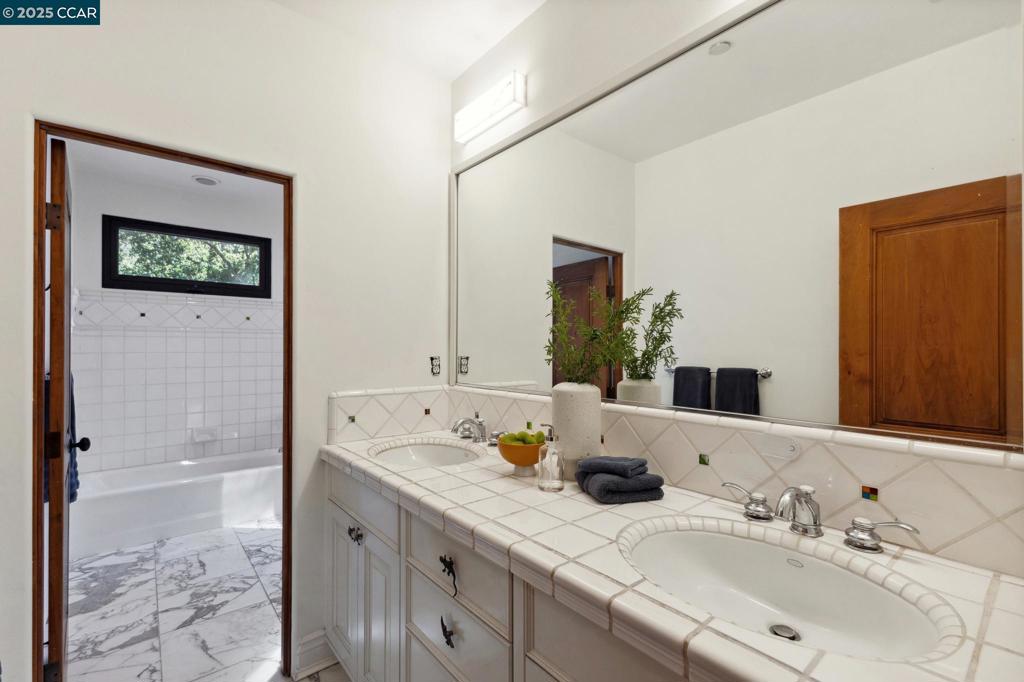 DIABLO C.C. - Residential