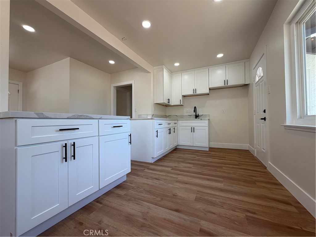1541 W 16th