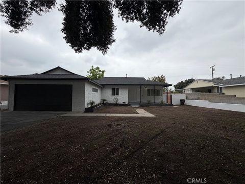 Photo of 1541 W 16th St, San Bernardino, CA 92411 (MLS # IV26106390)