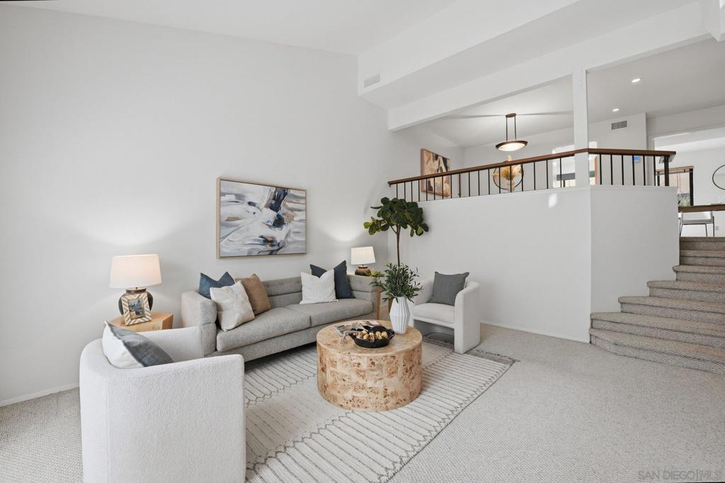 3311 Caminito Eastbluff 183