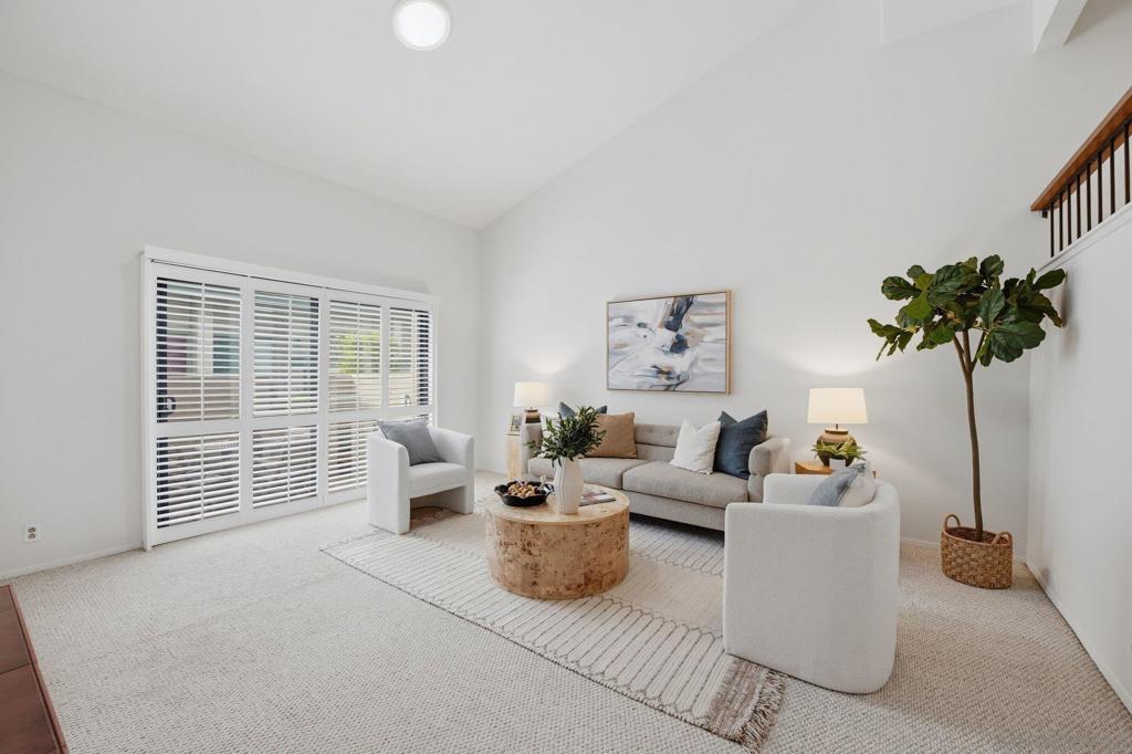 3311 Caminito Eastbluff 183