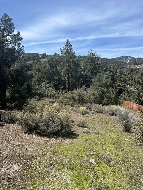 Photo of 2029 Zermatt Drive, Pine Mountain Club, CA 93222 (MLS # SR25148353)