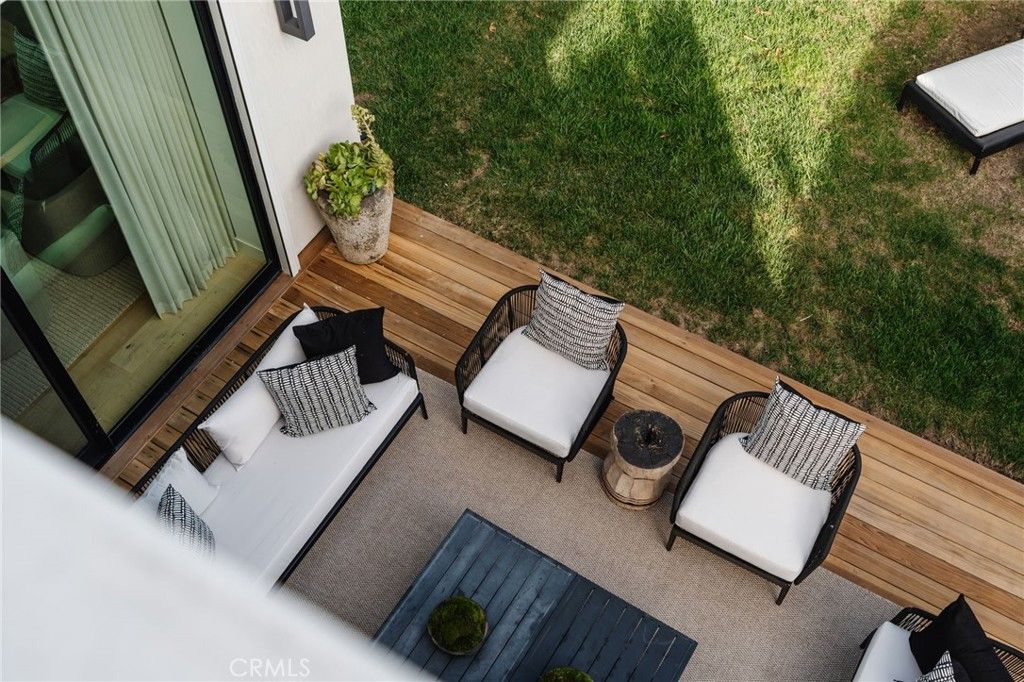 Photo of 7200 Kentwood Avenue, Los Angeles, CA 90045 (MLS # SB26071462)