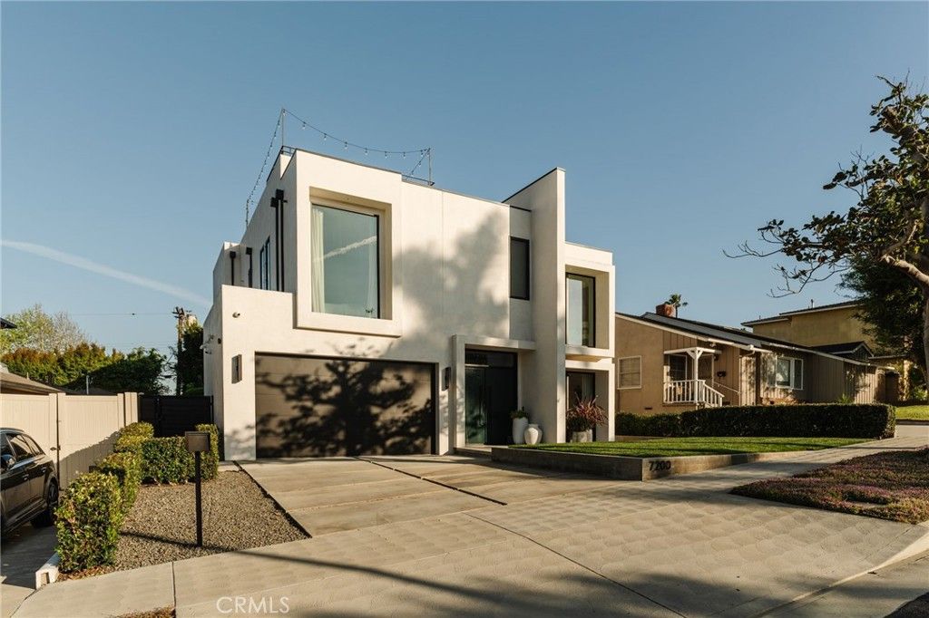 Photo of 7200 Kentwood Avenue, Los Angeles, CA 90045 (MLS # SB26071462)