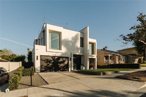 Photo of 7200 Kentwood Avenue, Los Angeles, CA 90045 (MLS # SB26071462)
