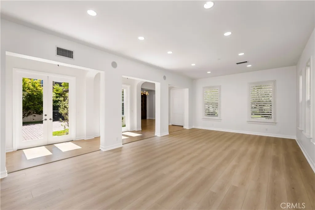 Newport Beach, California 92660, United States, 6 Bedrooms Bedrooms, ,7 BathroomsBathrooms,Residential,Active,193818