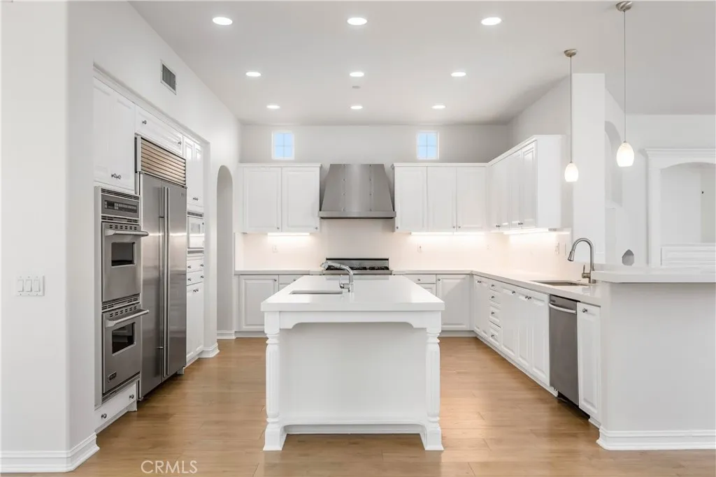 Newport Beach, California 92660, United States, 6 Bedrooms Bedrooms, ,7 BathroomsBathrooms,Residential,Active,193818