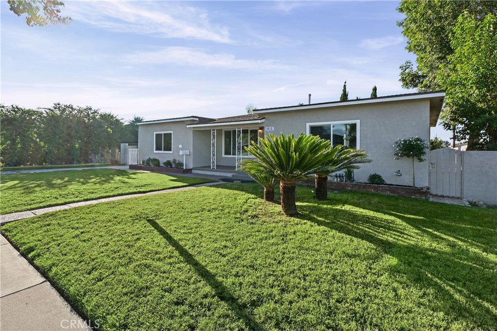 1612 E Rowland