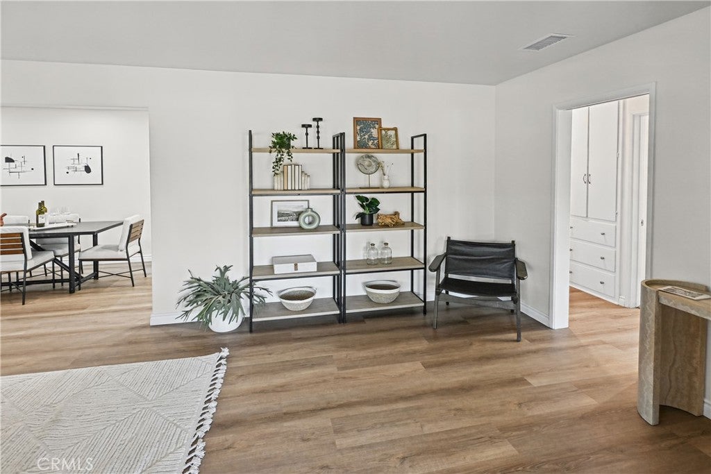1612 E Rowland