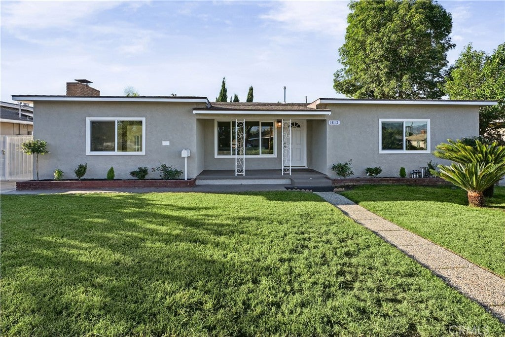 1612 E Rowland