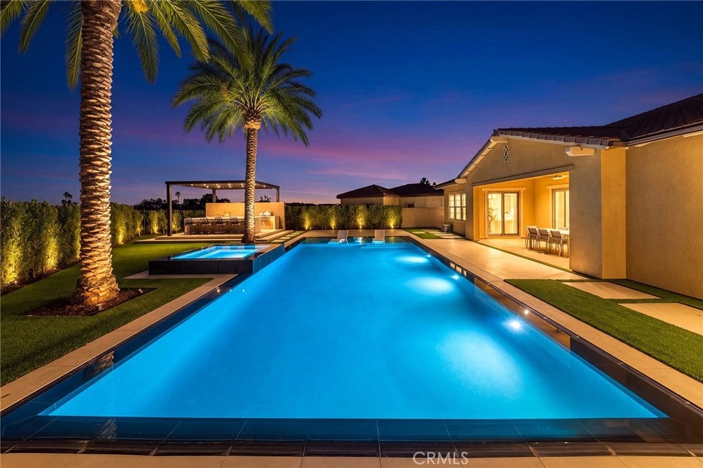 1236 Iris Lane