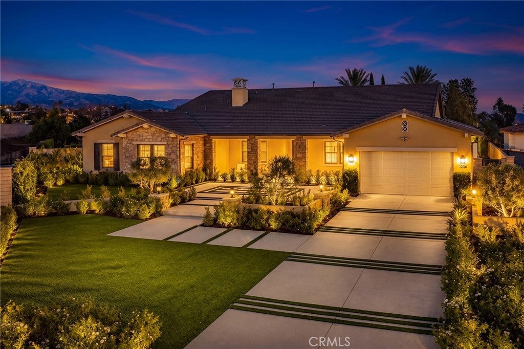 1236 Iris Lane