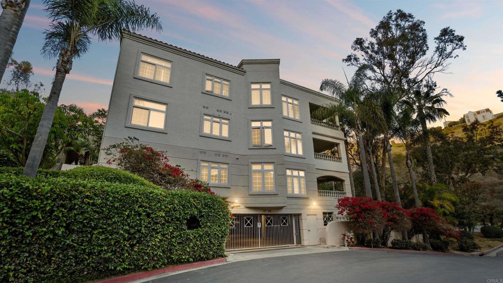 2894 Torrey Pines Rd