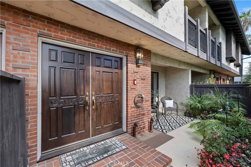 506 W Sierra Madre C