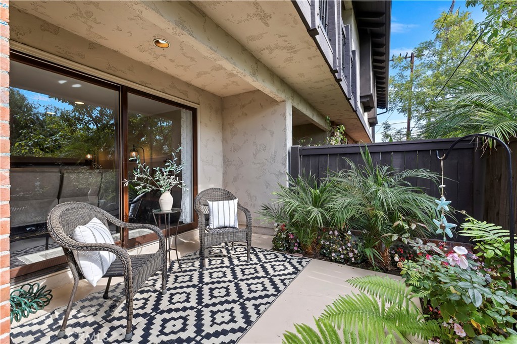 506 W Sierra Madre C