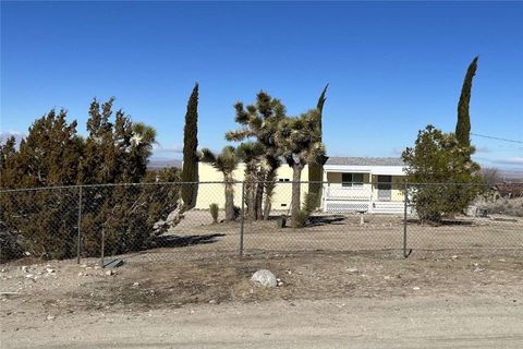 Photo of 1582 Locust Road, Pinon Hills, CA 92372 (MLS # FR26044990)