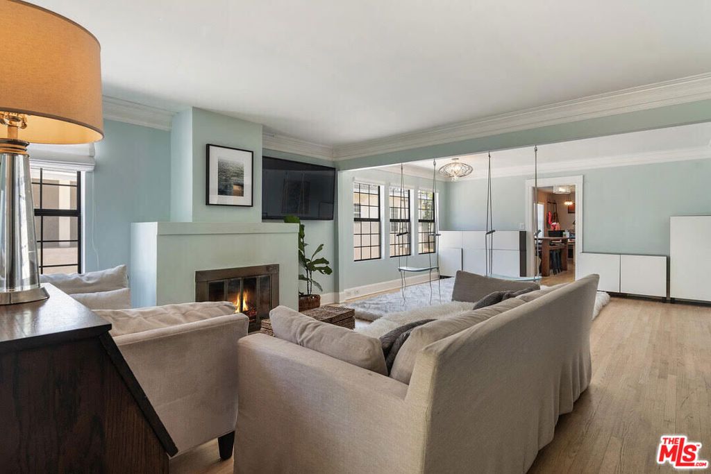 Photo of 1518 N Stanley Avenue, Los Angeles, CA 90046 (MLS # 25616695)