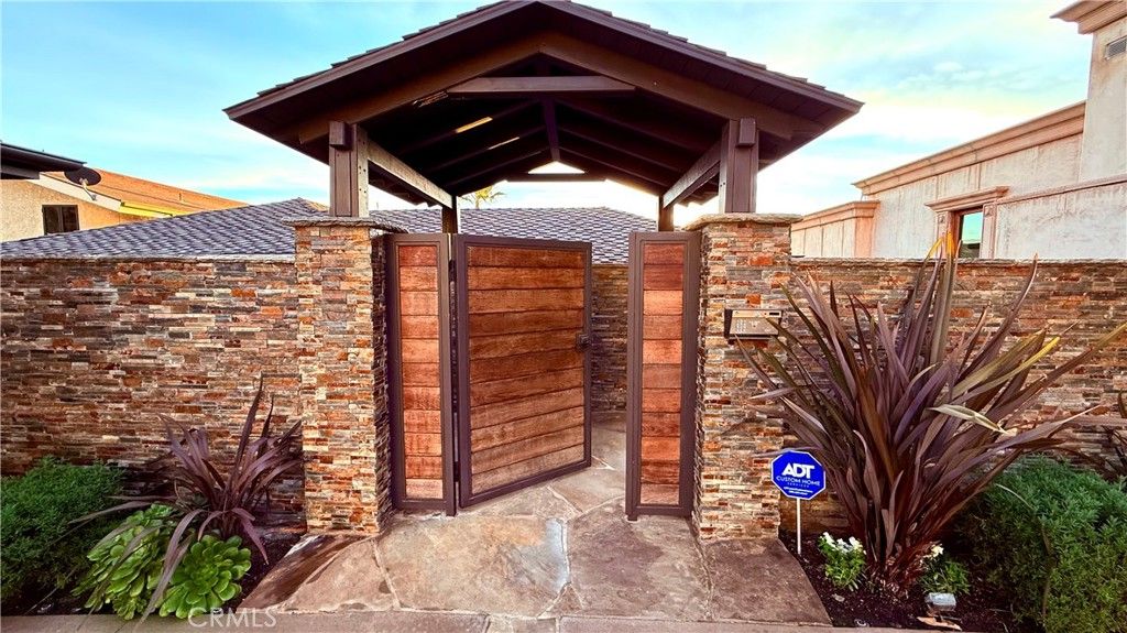 Photo of 31015 Coast, Laguna Beach, CA 92651 (MLS # LG25219555)