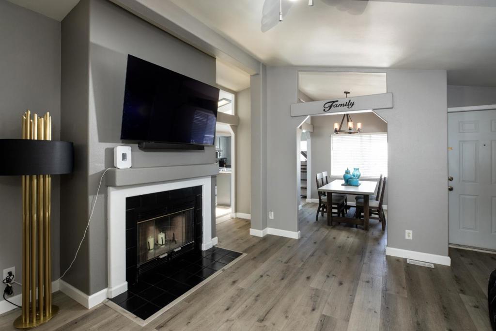 1085 Tasman Drive 567