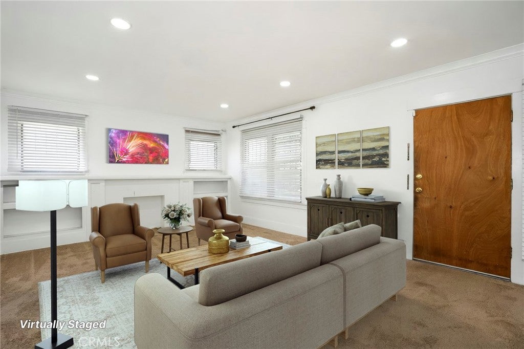2922 W 74th Street