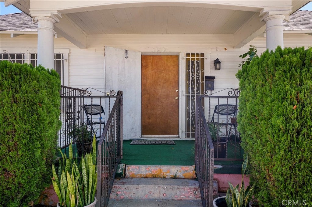 2922 W 74th Street