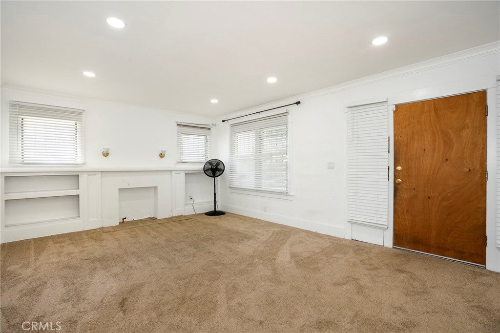 2922 W 74th Street