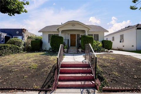 Photo of 2922 W 74th Street, Los Angeles, CA 90043 (MLS # SB26199607)