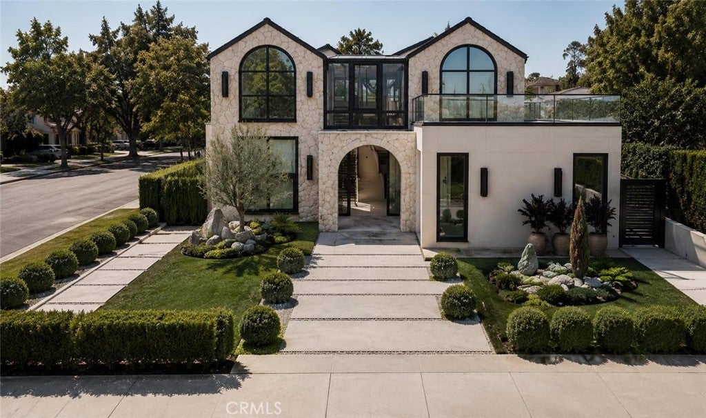 2055 Parnell