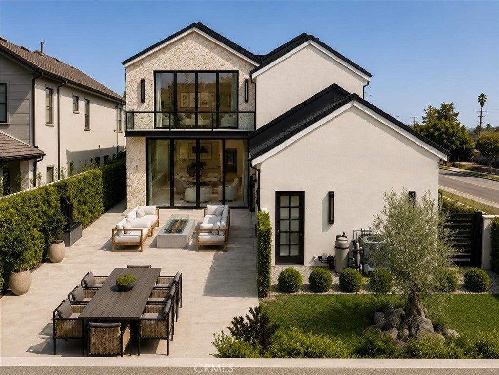 2055 Parnell