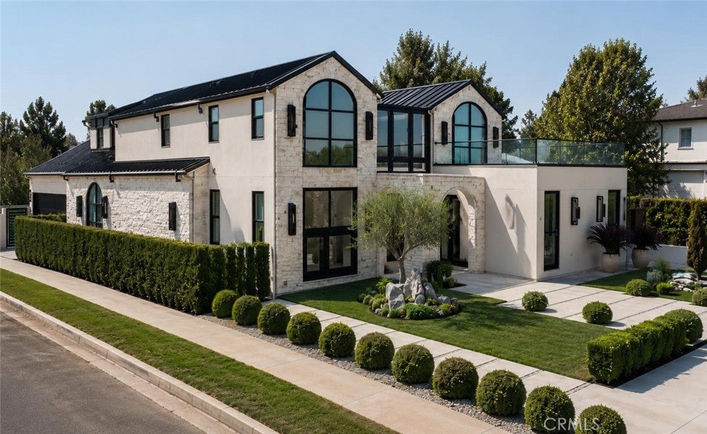 2055 Parnell