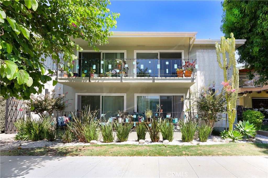 1405 E 1st 10