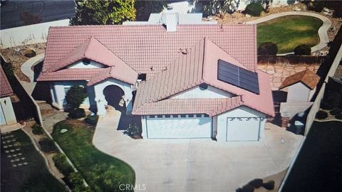 Photo of 306 Portola Court, Bakersfield, CA 93314 (MLS # SR25177620)
