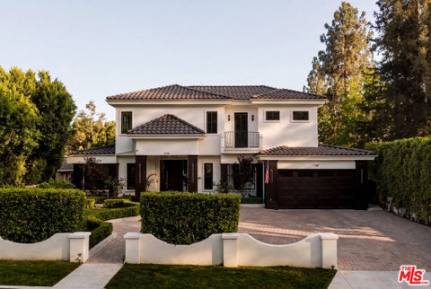 Photo of 1246 El Vago Street, La Canada Flintridge, CA 91011 (MLS # 26998645)