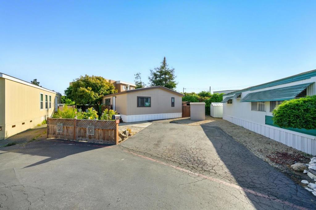 Properties 1 1117 Baldwin Street