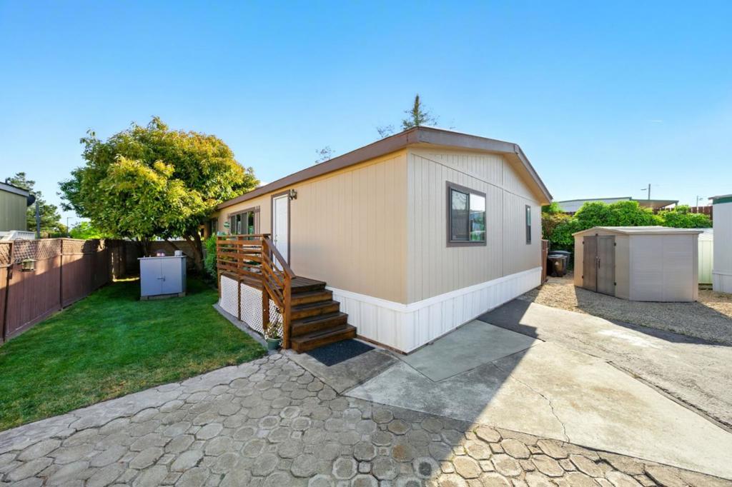 Properties 2 1117 Baldwin Street