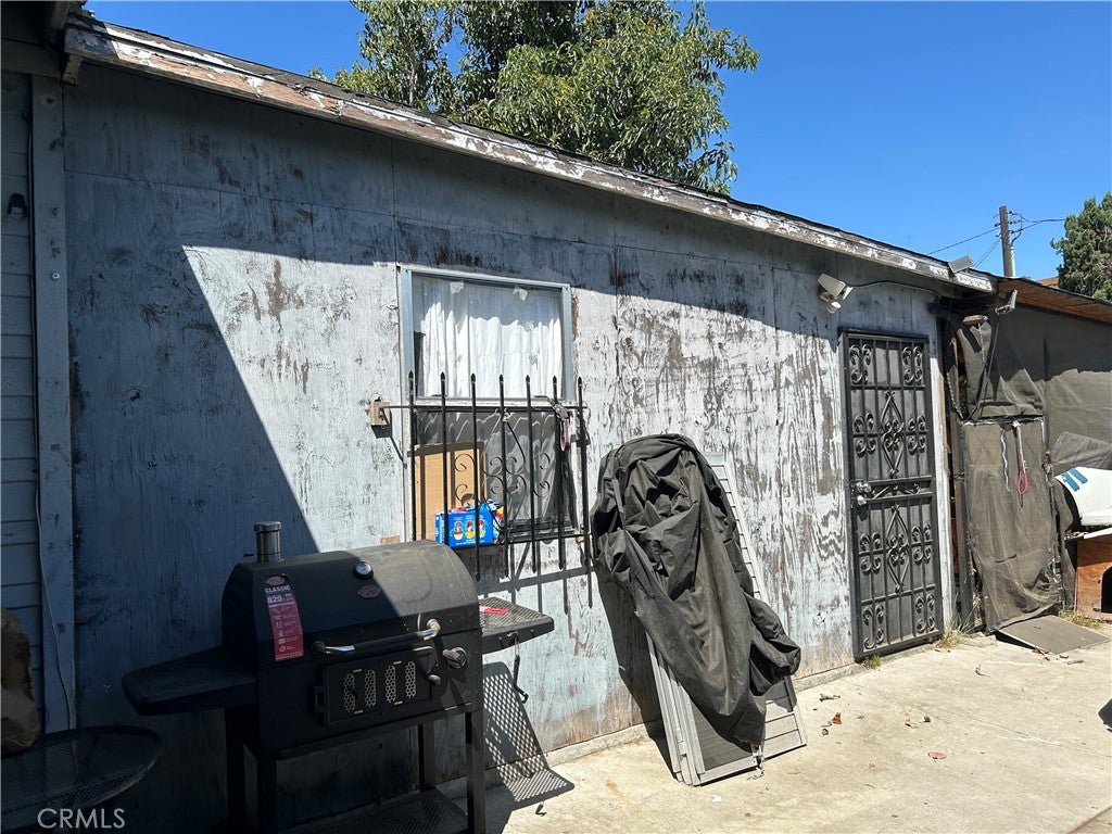 797 E Pine ST, Compton CA 90221