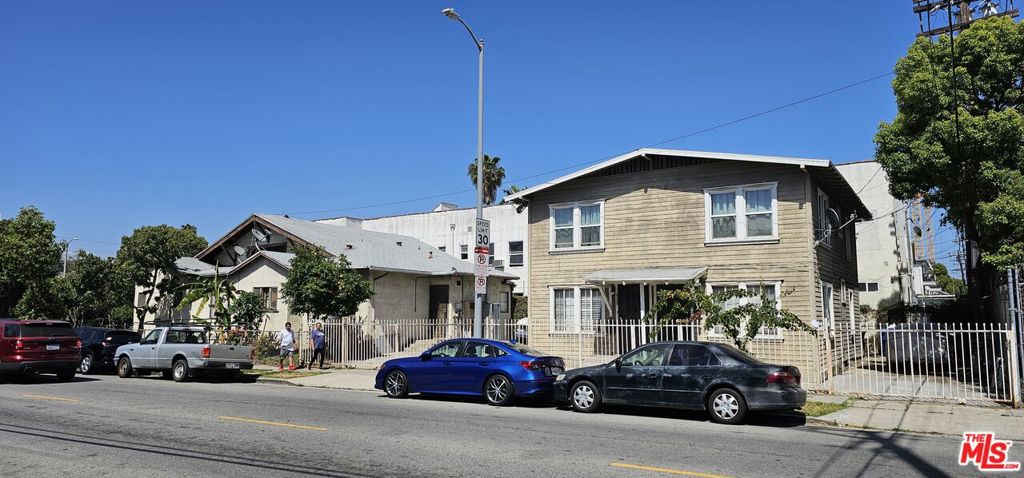 1120 N Van Ness Avenue