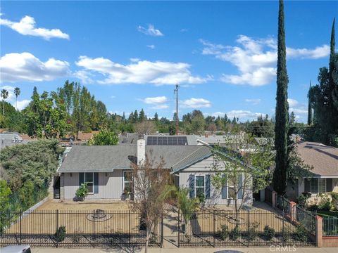 Photo of 10020 Mason Avenue, Chatsworth, CA 91311 (MLS # SR26059493)