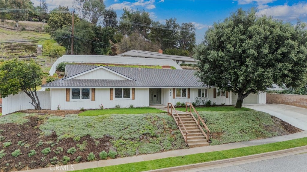 736 Hunters Trail TRL