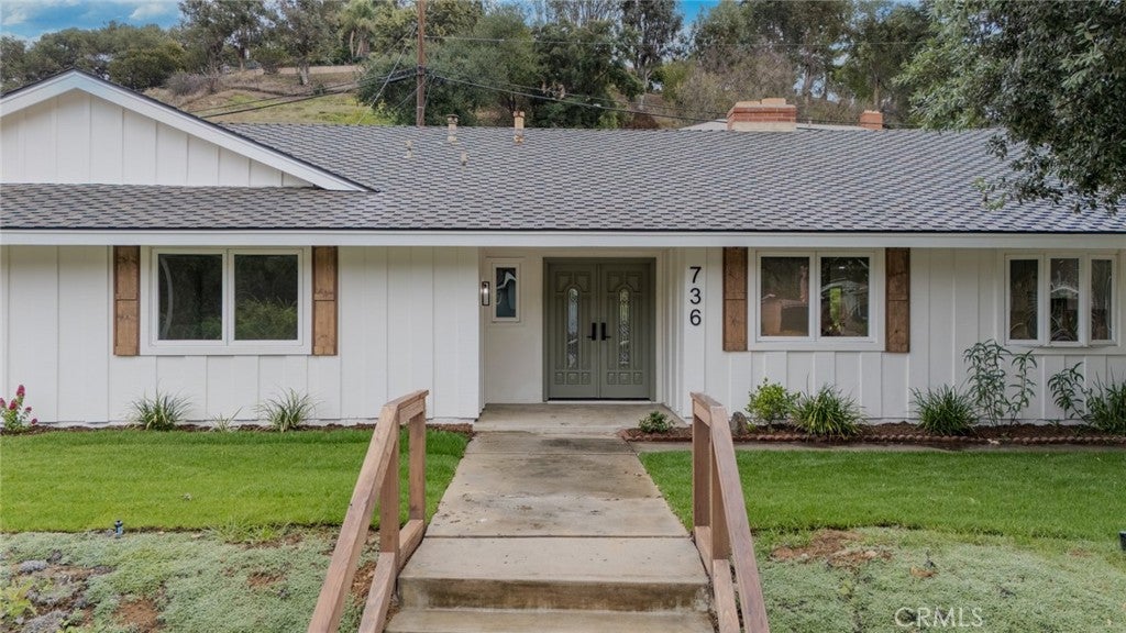736 Hunters Trail