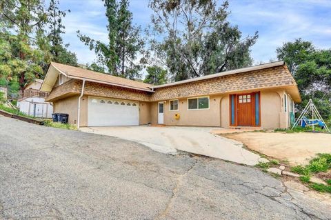 Photo of 9518 Cypress St St, Lakeside, CA 92040 (MLS # PTP2502848) Photo of 9518 Cypress St St, Lakeside, CA 92040 (MLS # PTP2502848)