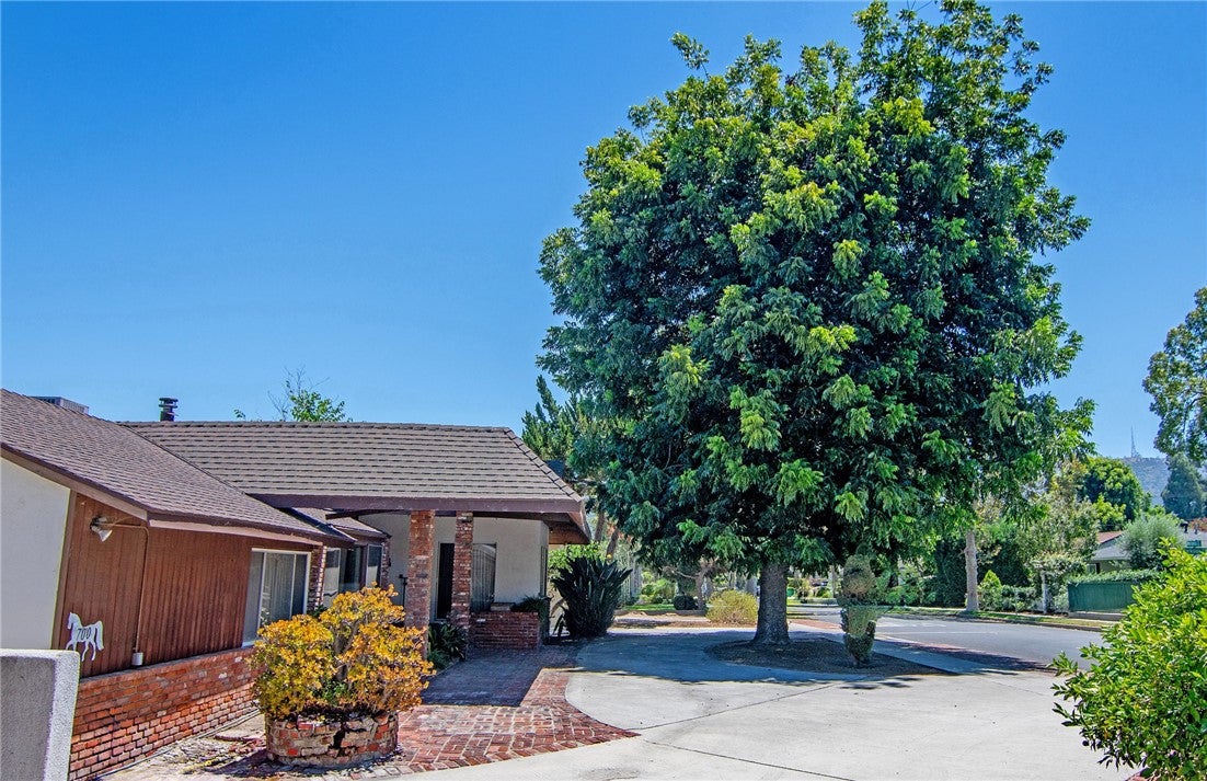 700 S Mariposa Street