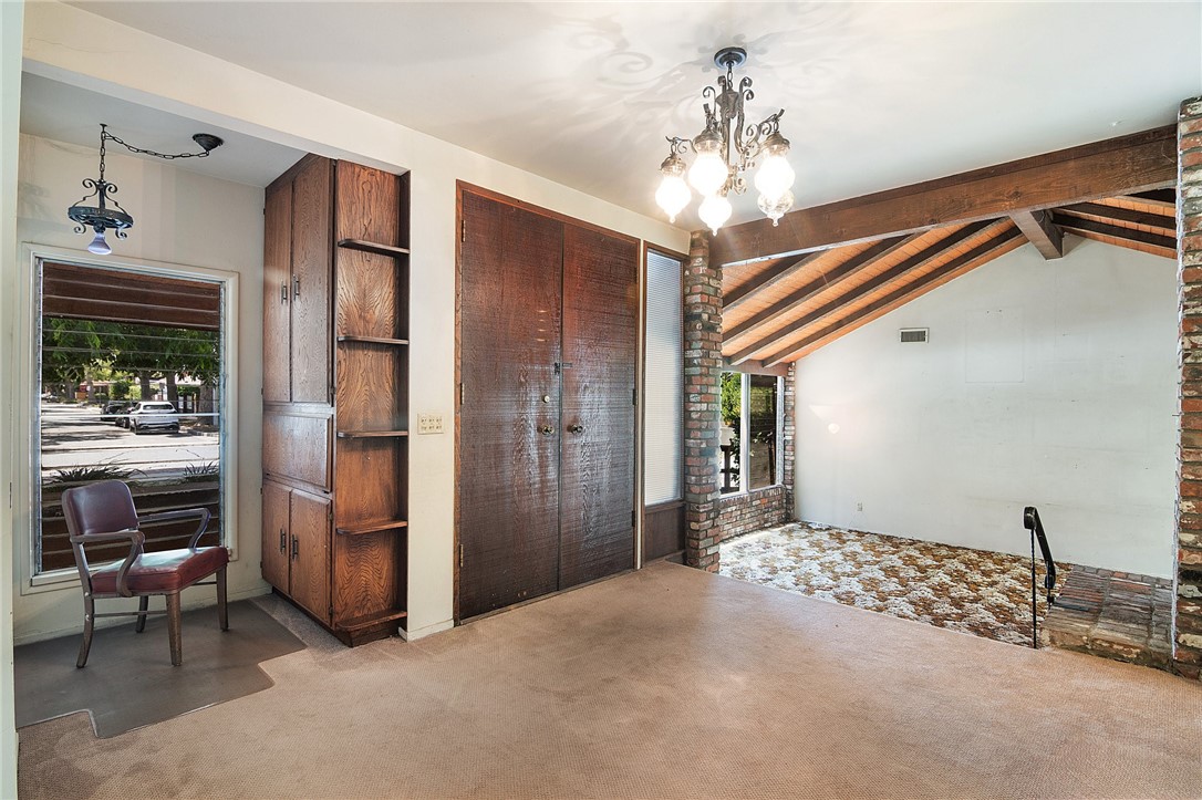 700 S Mariposa Street