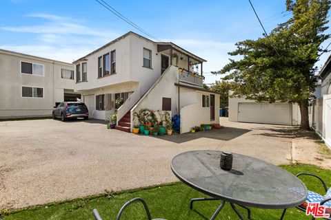 Photo of 2302 32nd Street #A, Santa Monica, CA 90405 (MLS # 26669367)