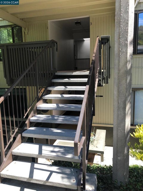 Photo of 1116 Fairlawn Court CT #3, Walnut Creek, CA 94595 (MLS # 41148215)
